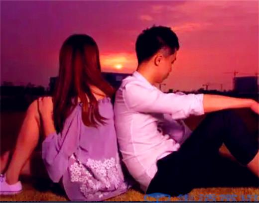 谈恋爱同居好还是不同居好