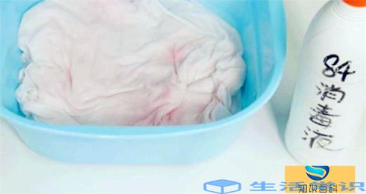 西瓜汁弄在白衣服上能洗掉吗