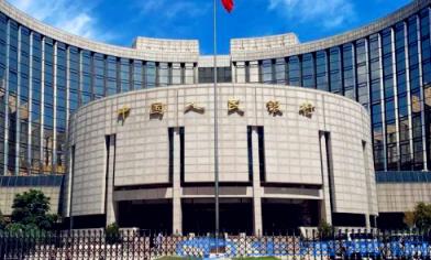 存款银行让去领礼品是套路吗