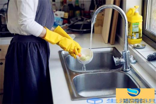 刷碗正确的方法