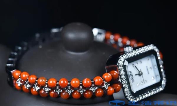 妇女节送什么礼物 天然红玛瑙手镯手表