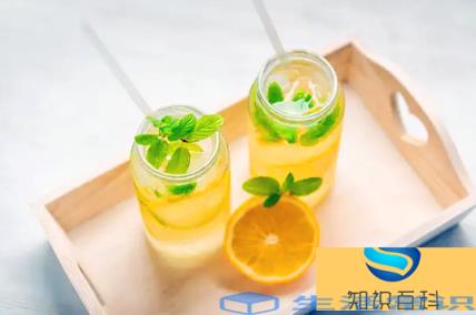 柠檬片泡水什么时候喝好一点