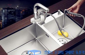 灶台洗菜盆怎么摆放合适